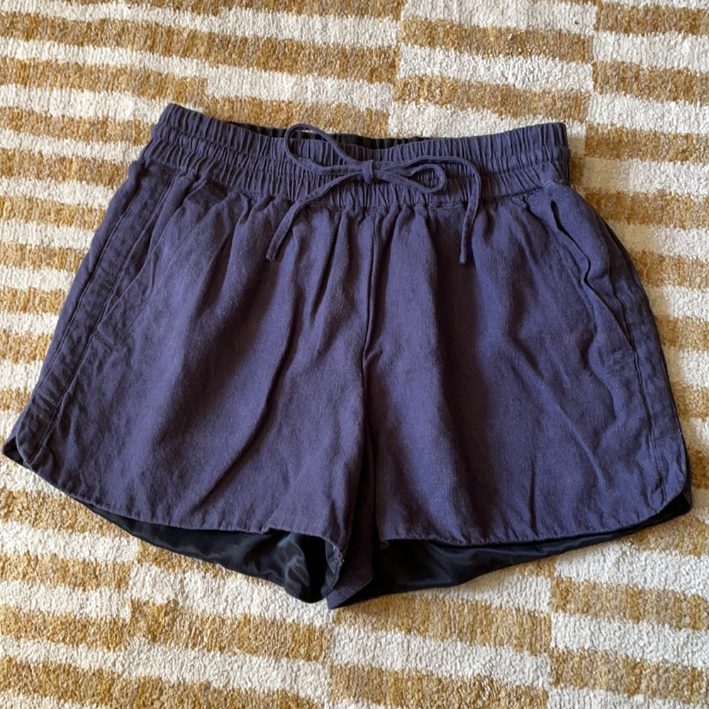 Aritzia Babaton Lined Shorts Pockets Purple XS